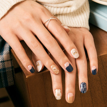 Dashing Diva Glow - Drawing Bear